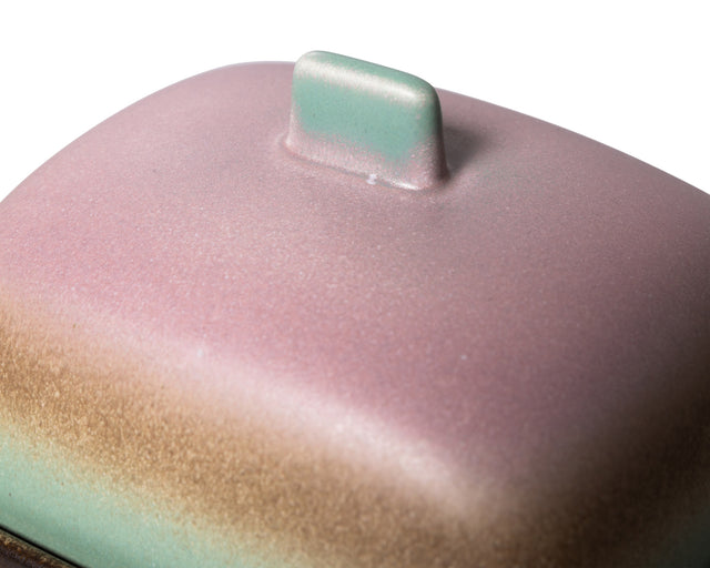 Detail des mintgrünen Knaufs und der gesprenkelten Glasur der Butterdose MERCURY