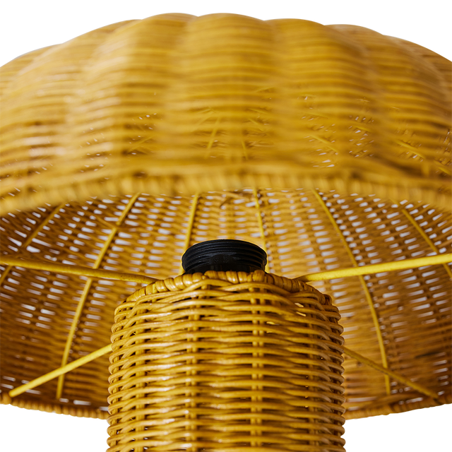 Tischlampe aus Rattan in MUSTARD | HKliving