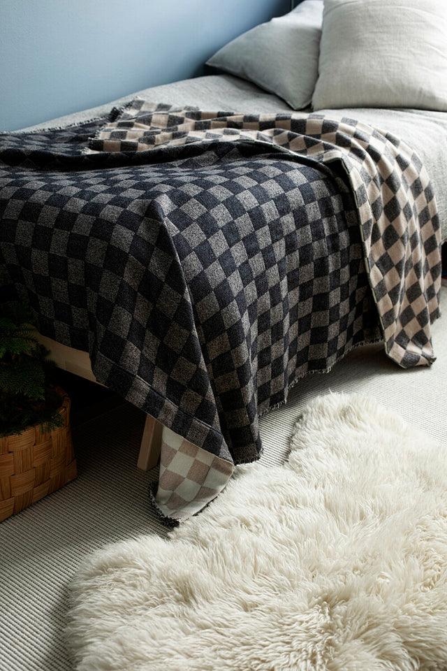 SHAKKI Wolldecke in Schwarz-Beige-Weiß