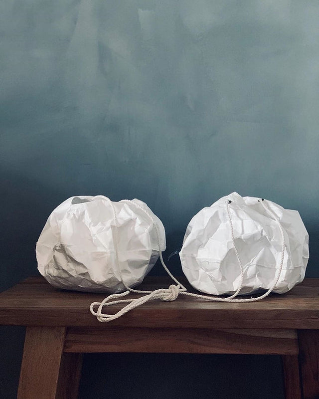 Lichtballon LUNA aus Papier mit sanfter Beleuchtung
