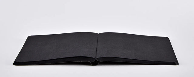 Notizbuch Not White L „Black“ | Nuuna