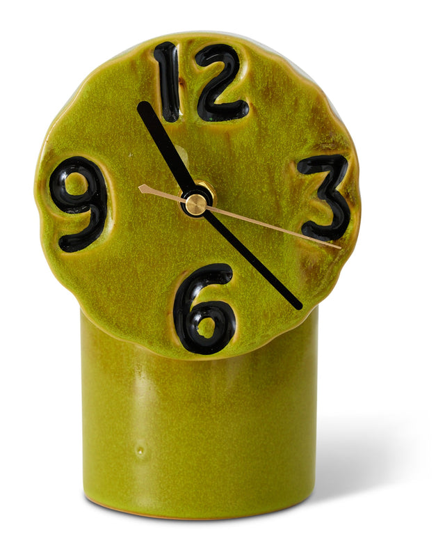 Olivgrüne Retro-Tischuhr aus Keramik von HKliving, Zifferblatt mit den Zahlen 12, 3, 6 und 9