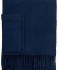 UNI POCKET Wollschal in Mitternachtsblau, freigestellt
