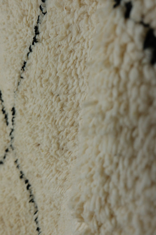 Beni Ourain in Creme mit Kelimrand | 1,39 x 2,70 m