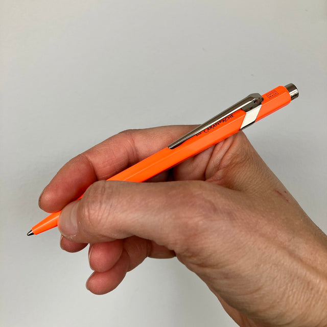 Kugelschreiber Caran d'Ache 849 | Neonorange