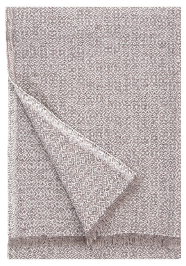 KOLI Merino-Wolldecke in Weiß-Beige, freigestellt
