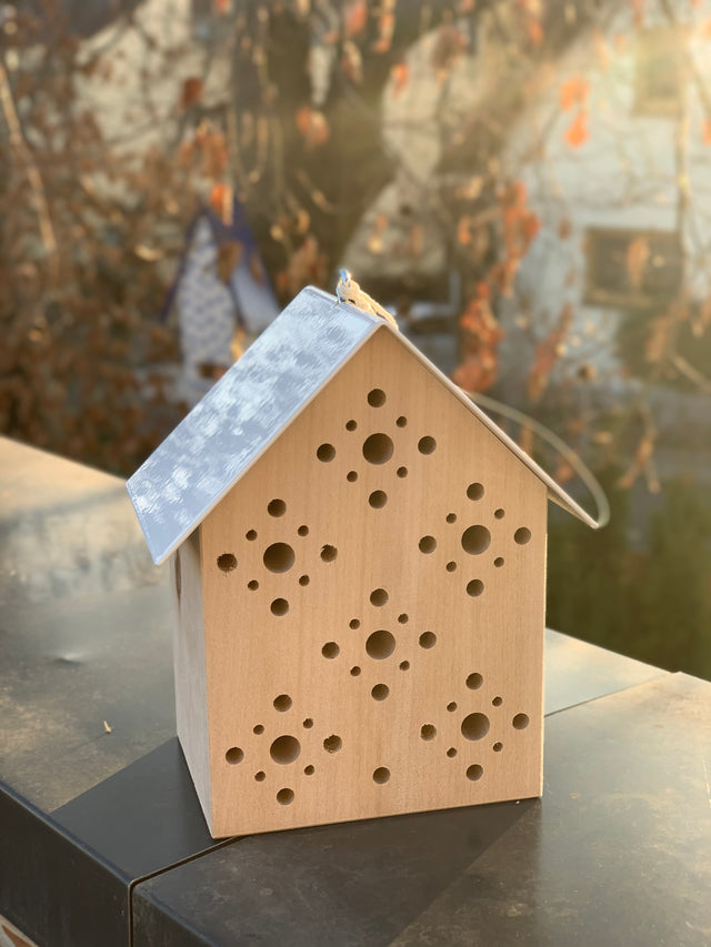 Bienenhotel Bee´s Inn aus Lindenholz | Side by Side Design